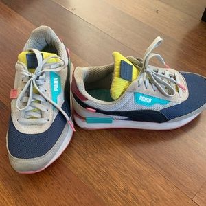 Puma tennis shoes size 8.5